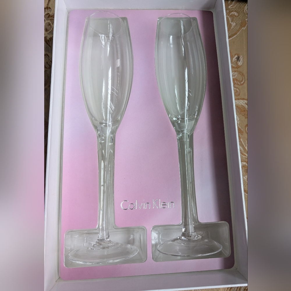 Pair Calvin Klein Handblown Champagne Wedding Toasting Flutes in Original Box